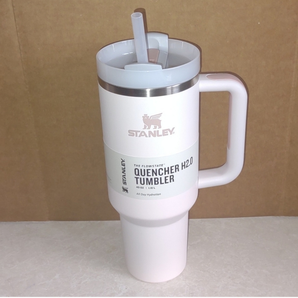 Rose Quartz Stanley 40 oz Flowstate Quencher H2.0 Tumbler bottle thermos